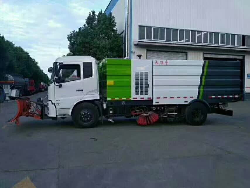 东风多功能扫路除雪车