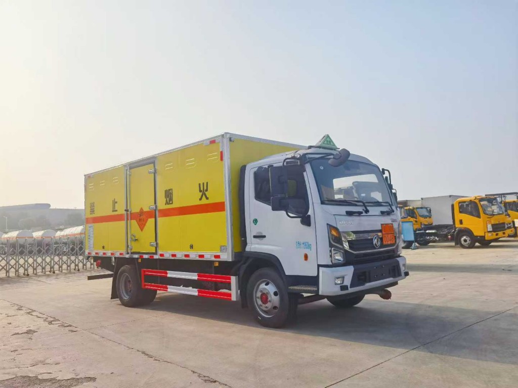 东风凯普特爆破器材运输车