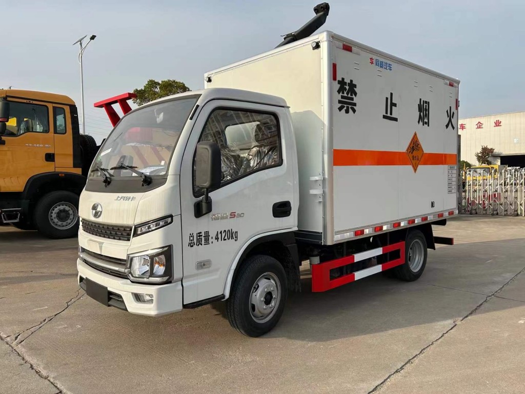 跃进爆破器材运输车