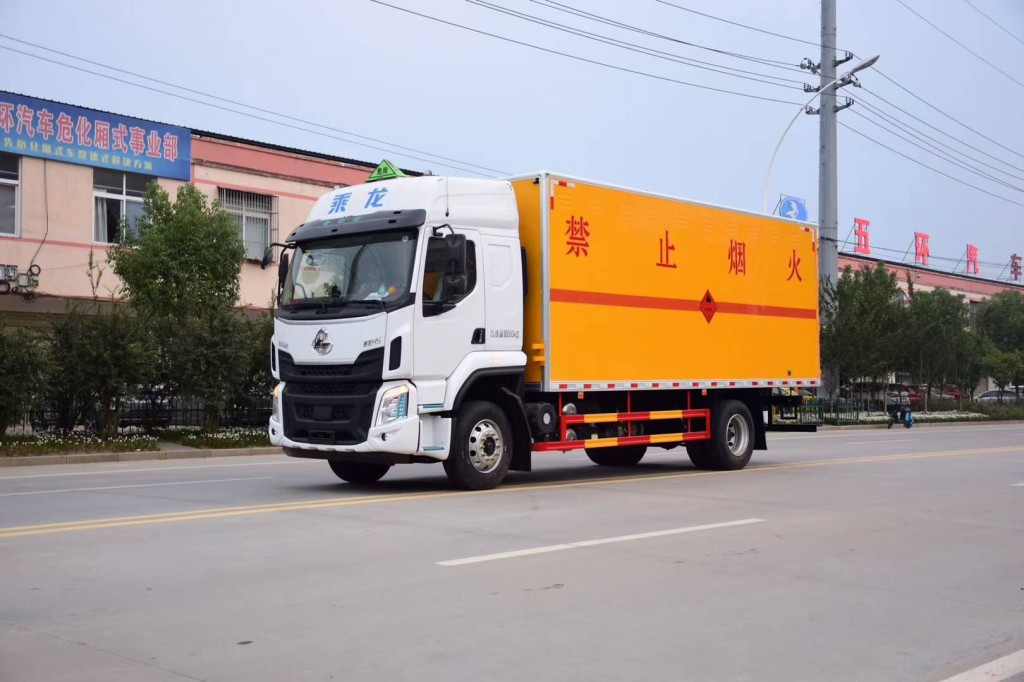 柳汽乘龙爆破器材运输车
