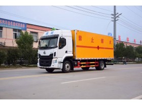 柳汽乘龙爆破器材运输车