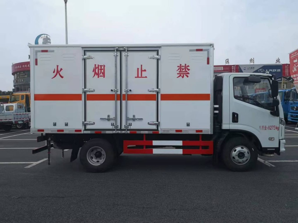 王牌危险品厢式运输车