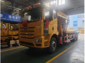解放J6L平板清障车