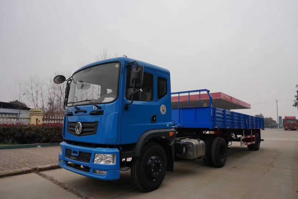 东风牵引教练车