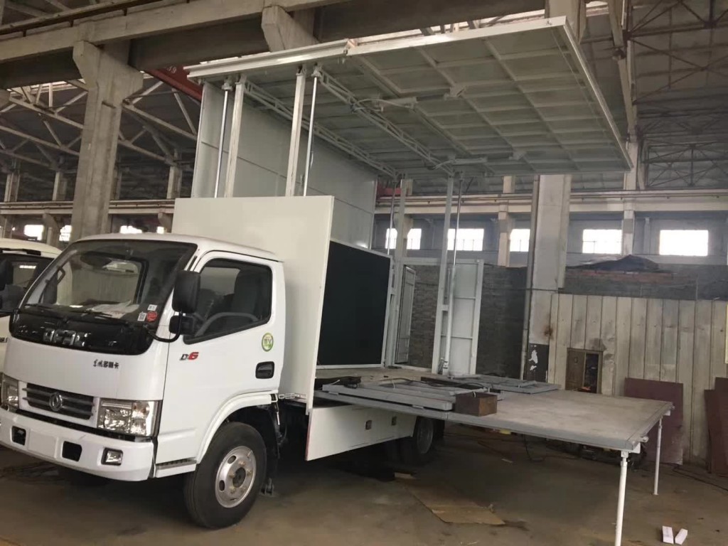 5米2厢长舞台车