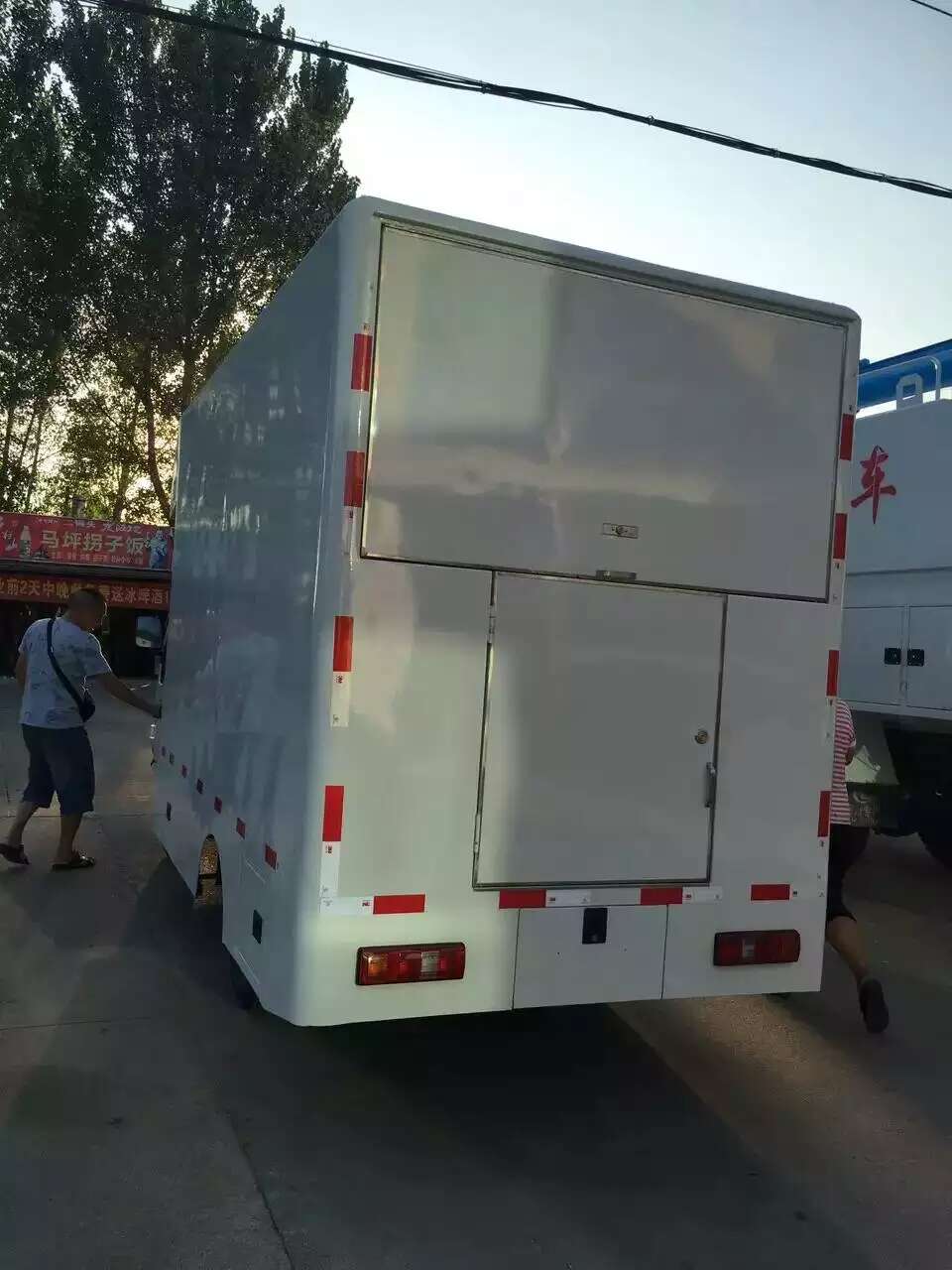 江铃流动售货车