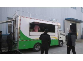 东风小多利卡流动餐饮车
