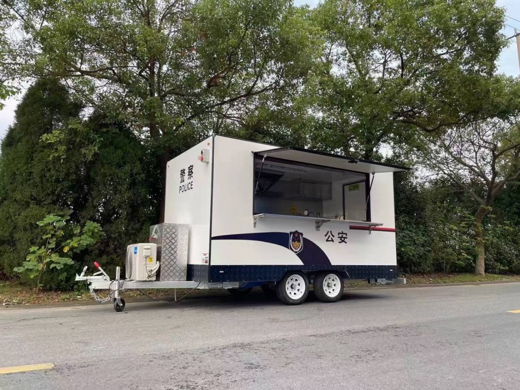 移动餐饮车