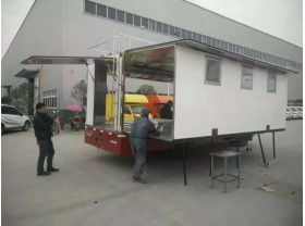 东风移动餐饮车