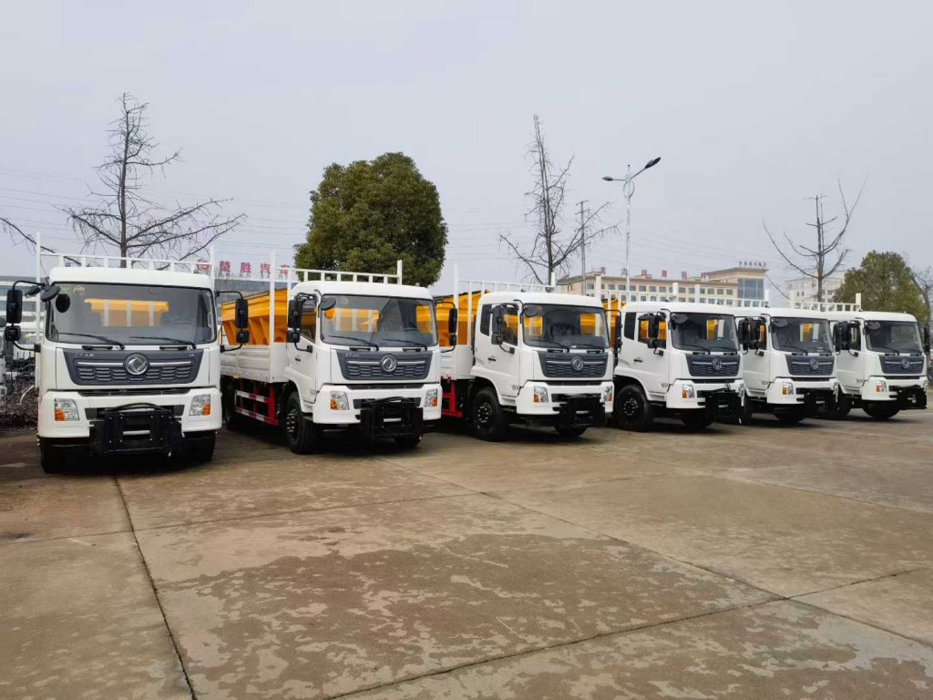 东风抑尘除雪车