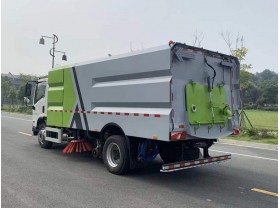 10吨扫路车