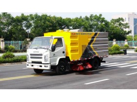 江铃顺达扫路车