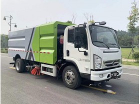 5吨小型扫路车