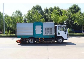 小型道路吸尘车