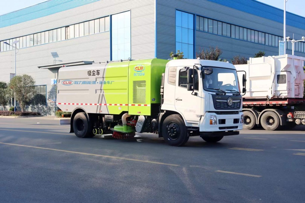 东风天锦干式扫路车