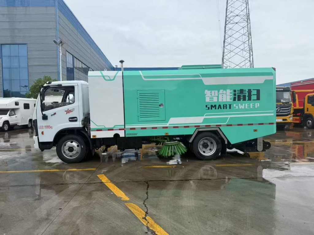 5立方扫路车
