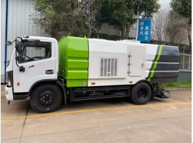 高速路吸尘车