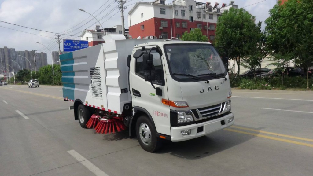 江淮路面洗扫车