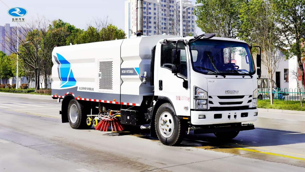 五十铃路面洗扫车