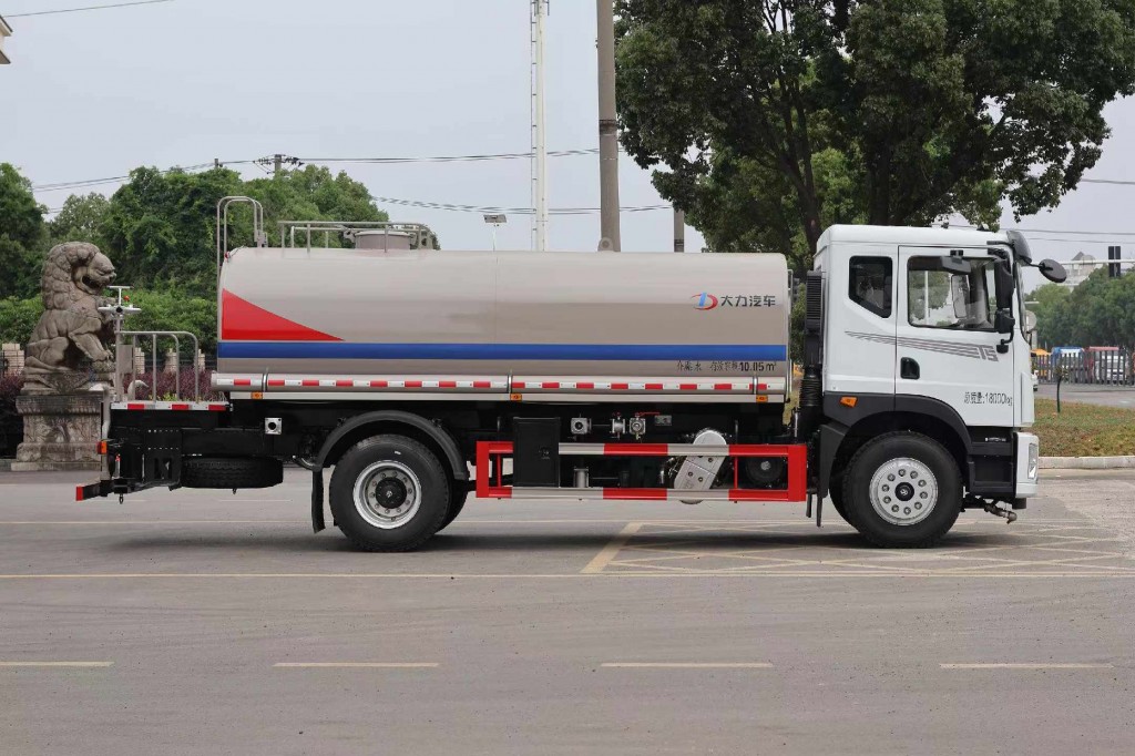 东风康明斯洒水车