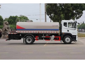 东风康明斯洒水车