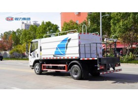 中型洒水车