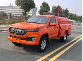 四驱洒水车