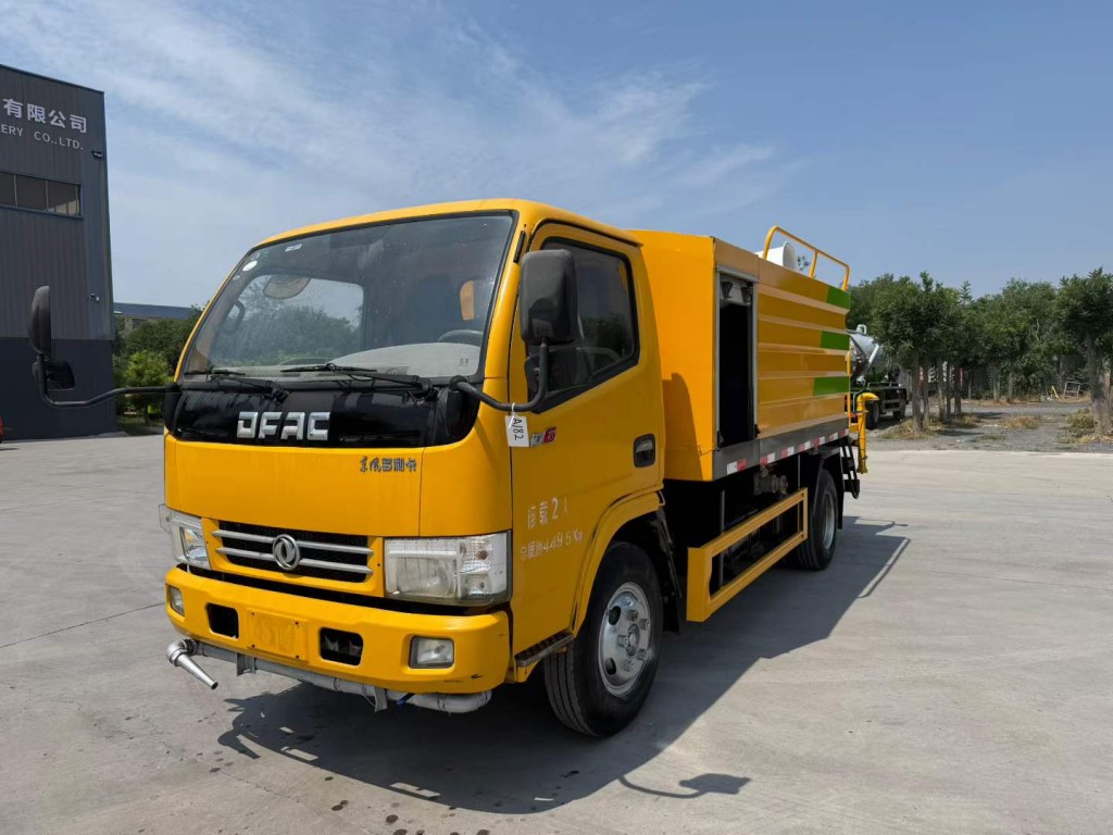 国五洒水车