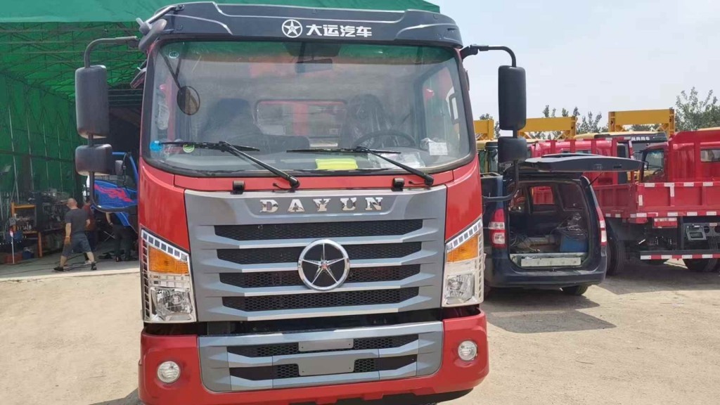 大运洒水车