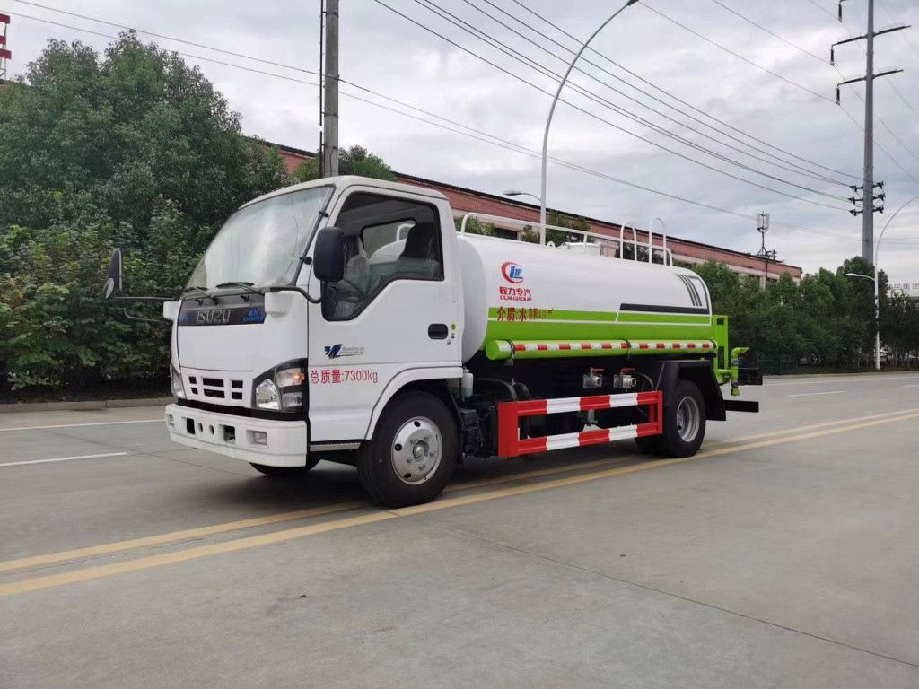 庆铃洒水车
