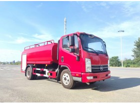 民用消防洒水车