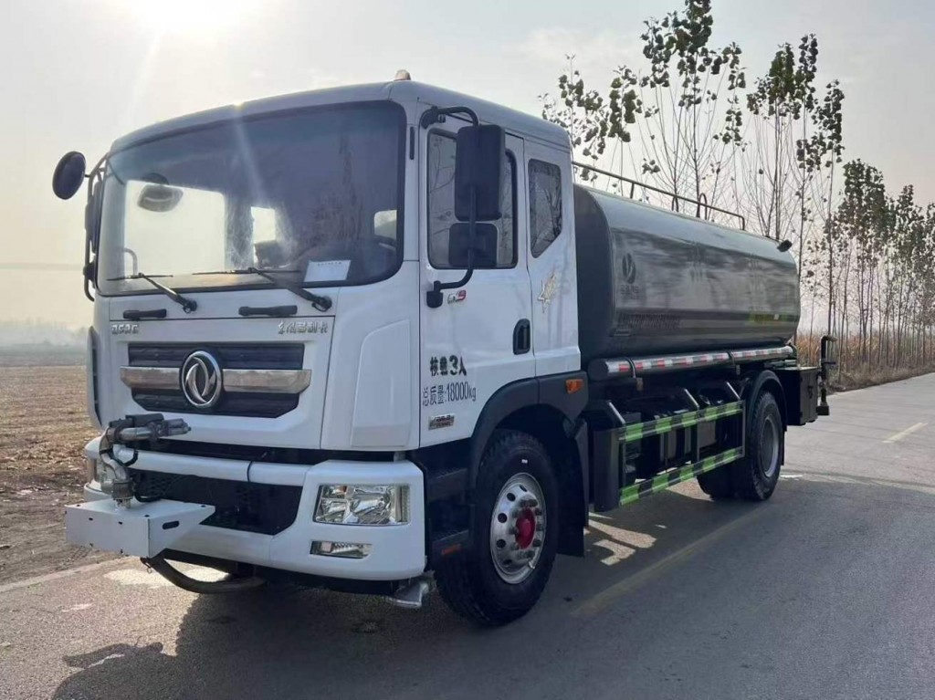 东风153洒水车