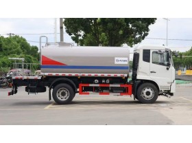 12方洒水车