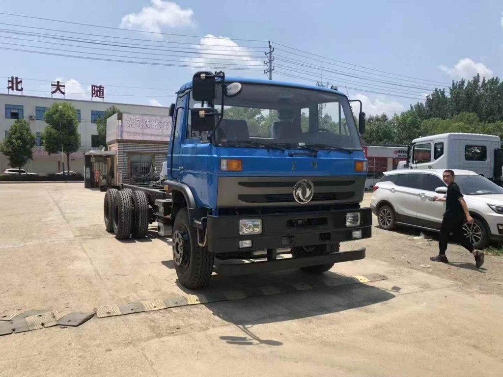东风145洒水车