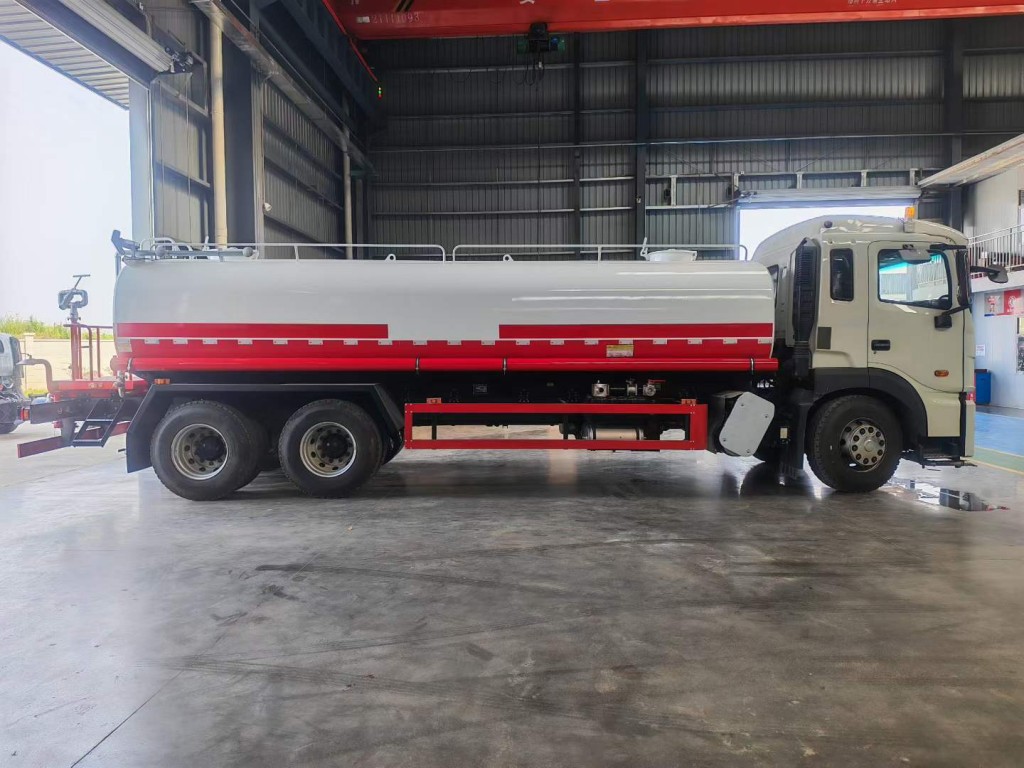 20方洒水车
