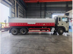 20方洒水车