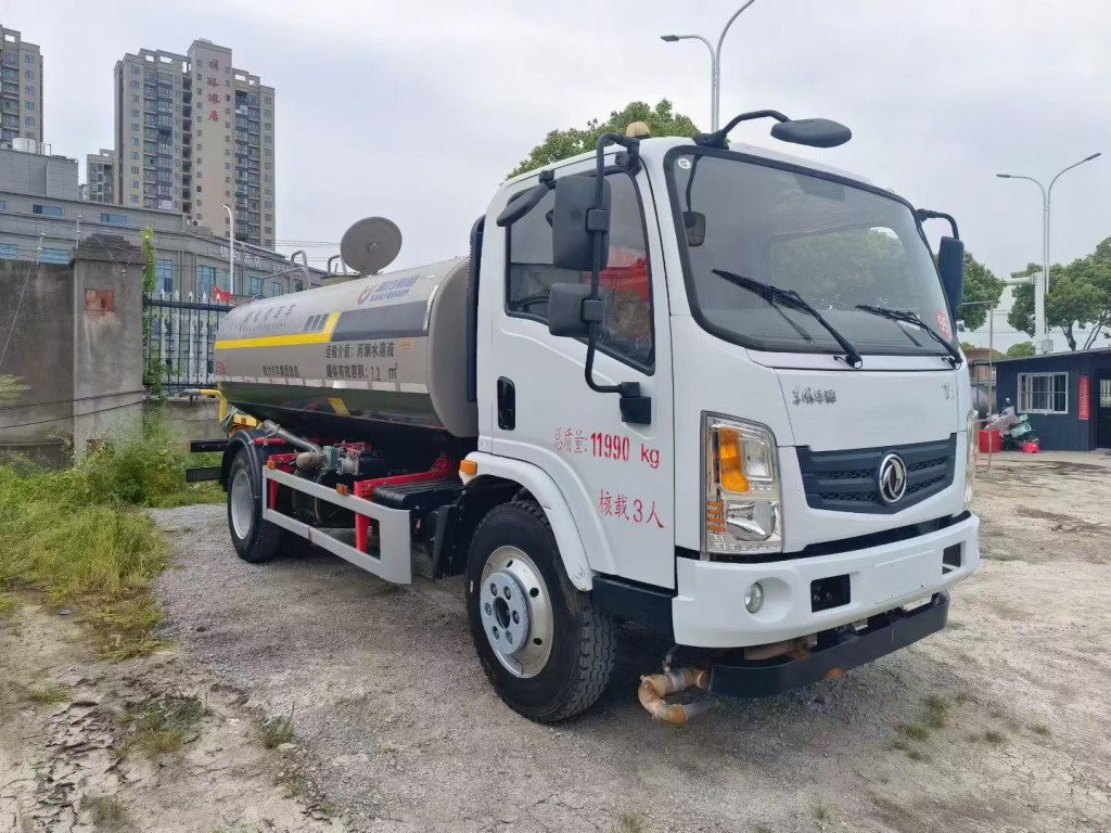 东风多功能洒水车
