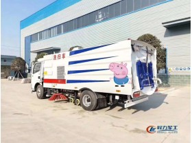 扫地洒水车