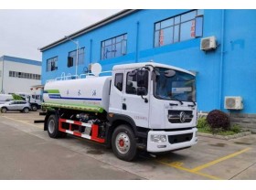 东风15吨洒水车