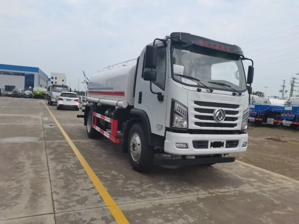 14方洒水车