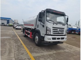 14方洒水车
