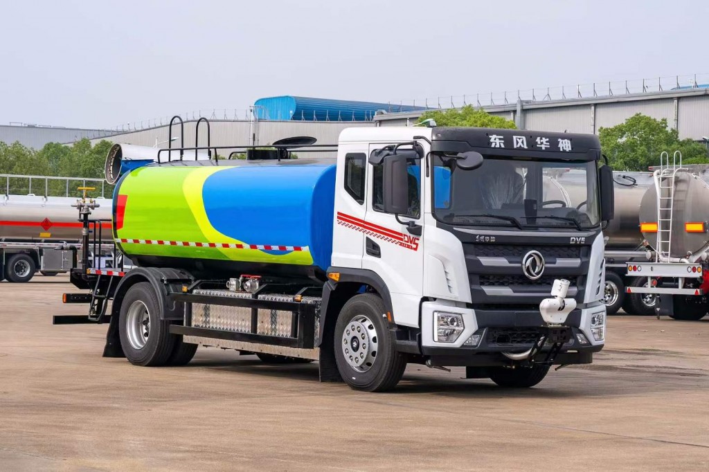 16吨洒水车