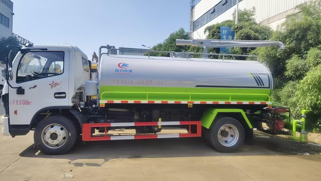 吸粪洒水车