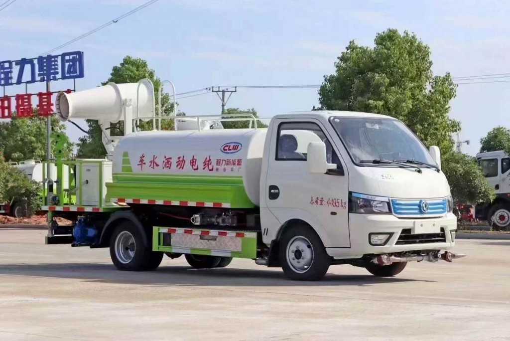 小型2立方洒水车