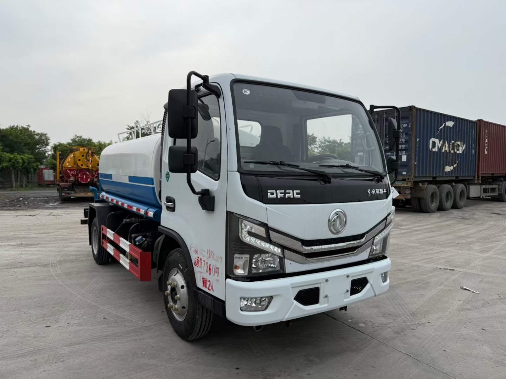 东风5方洒水车
