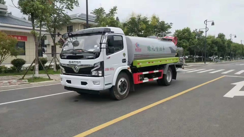 5吨福瑞卡洒水车