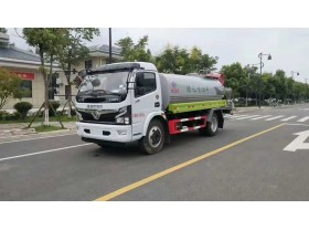 5吨福瑞卡洒水车