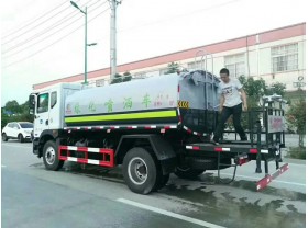园林环卫多功能洒水车