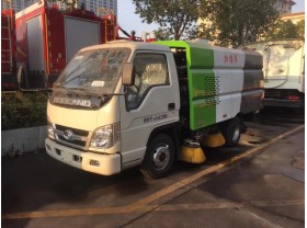 福田道路吸尘清扫车