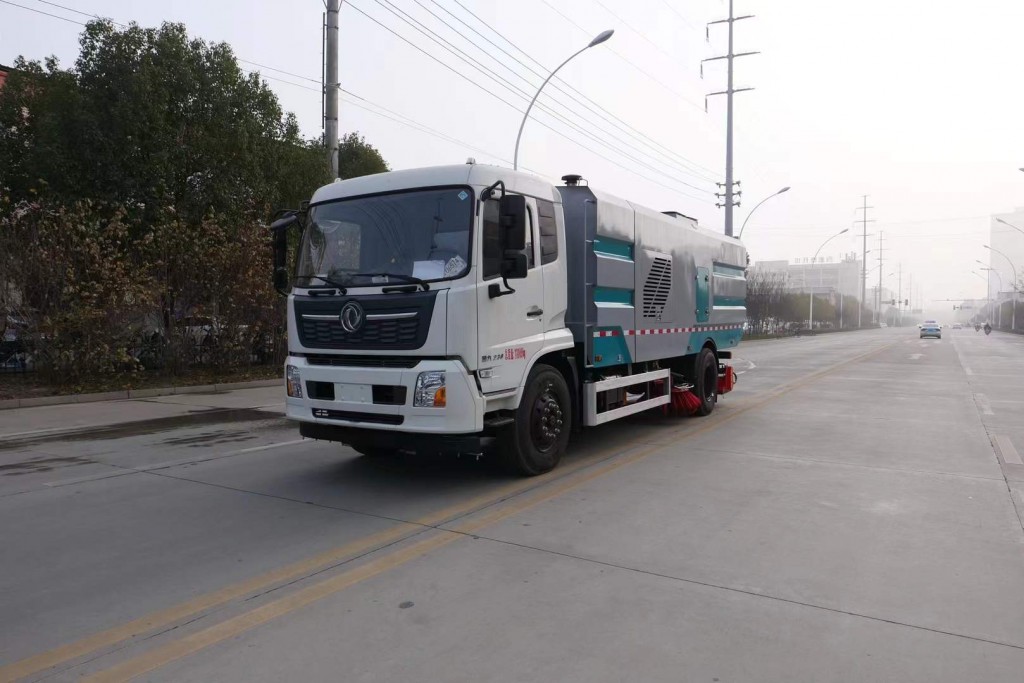 东风大型环卫洗扫车